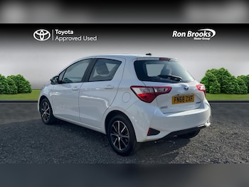 Used Toyota Yaris 2018 for sale - 76179707: Photo 4
