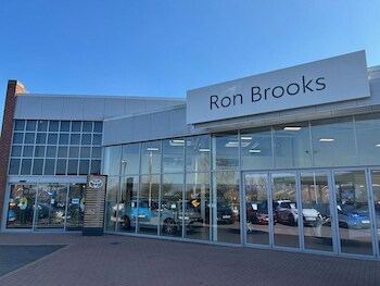 Used Toyota Yaris Cross 2023 for sale - 77254538: Photo