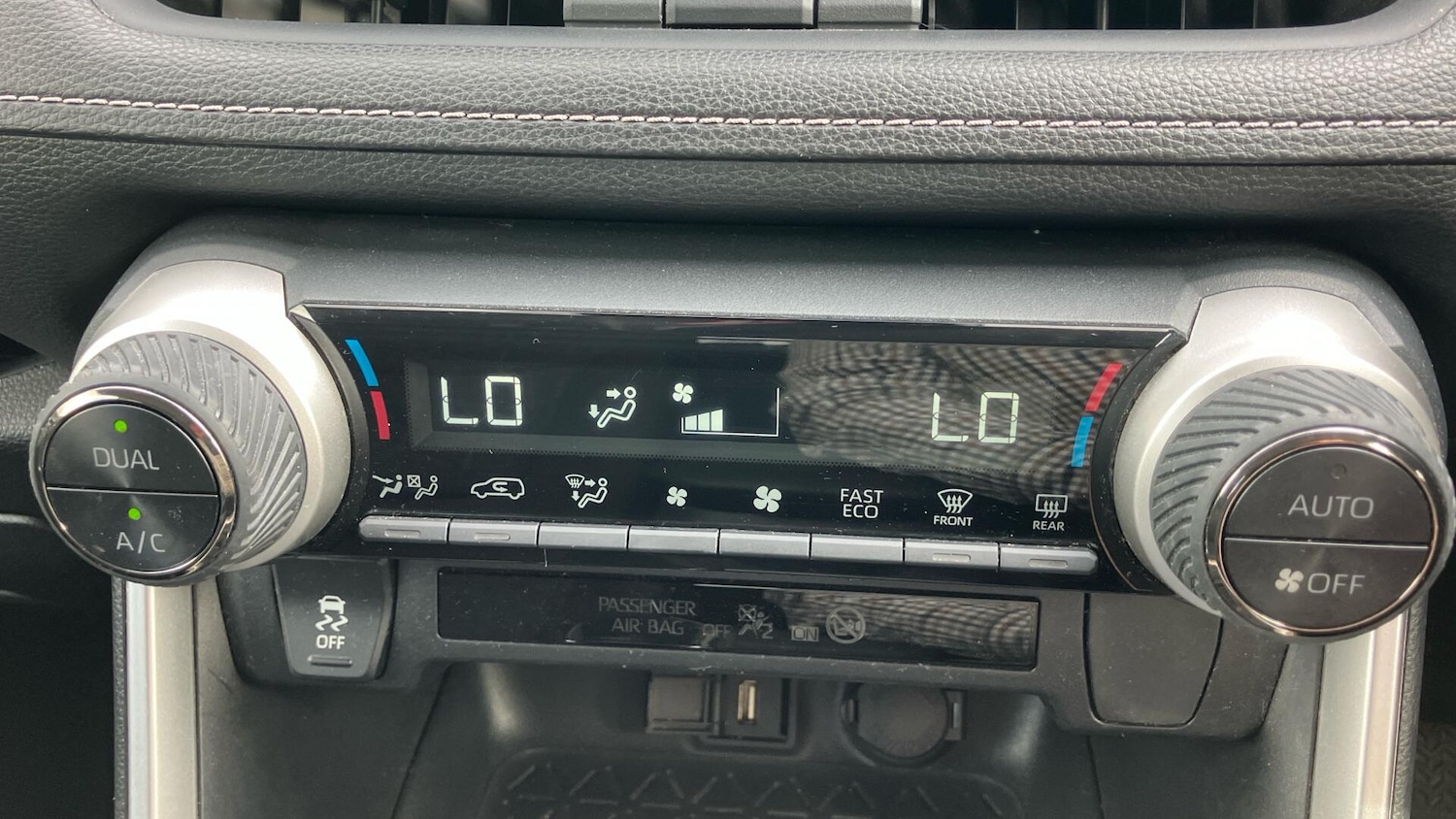 Used Toyota RAV4 2020 for sale - 75866998: Photo 24