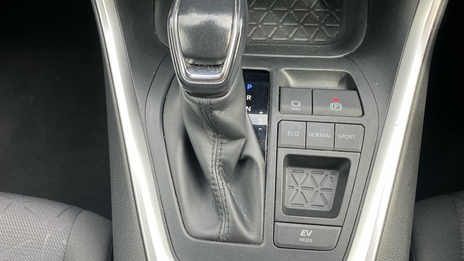 Used Toyota RAV4 2020 for sale - 75866998: Photo 25
