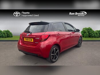 Used Toyota Yaris 2016 for sale - 76247651: Photo 2