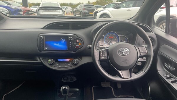 Used Toyota Yaris 2016 for sale - 76247651: Photo 5