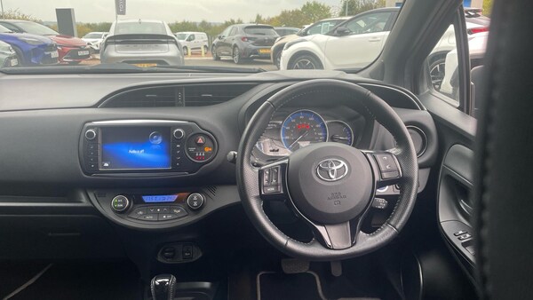 Used Toyota Yaris 2016 for sale - 76247651: Photo 6