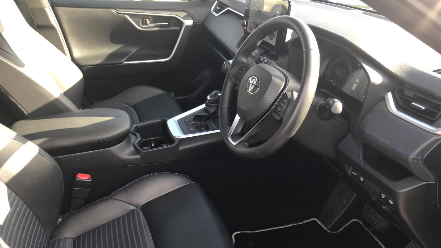 Used Toyota RAV4 2023 for sale - 76122729: Photo 11