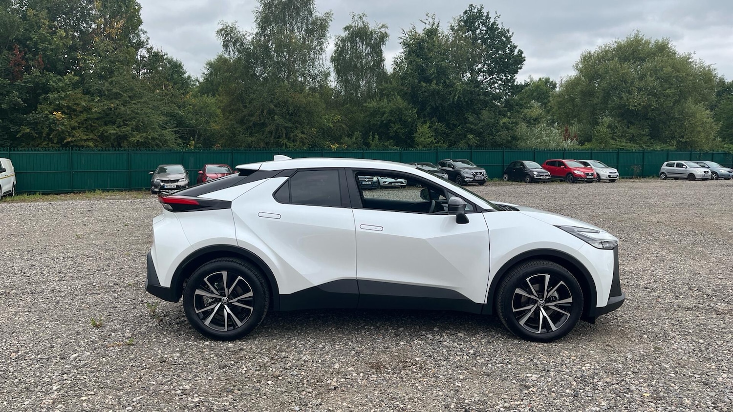 Used Toyota C-HR 2025 for sale - 76522220: Photo 16