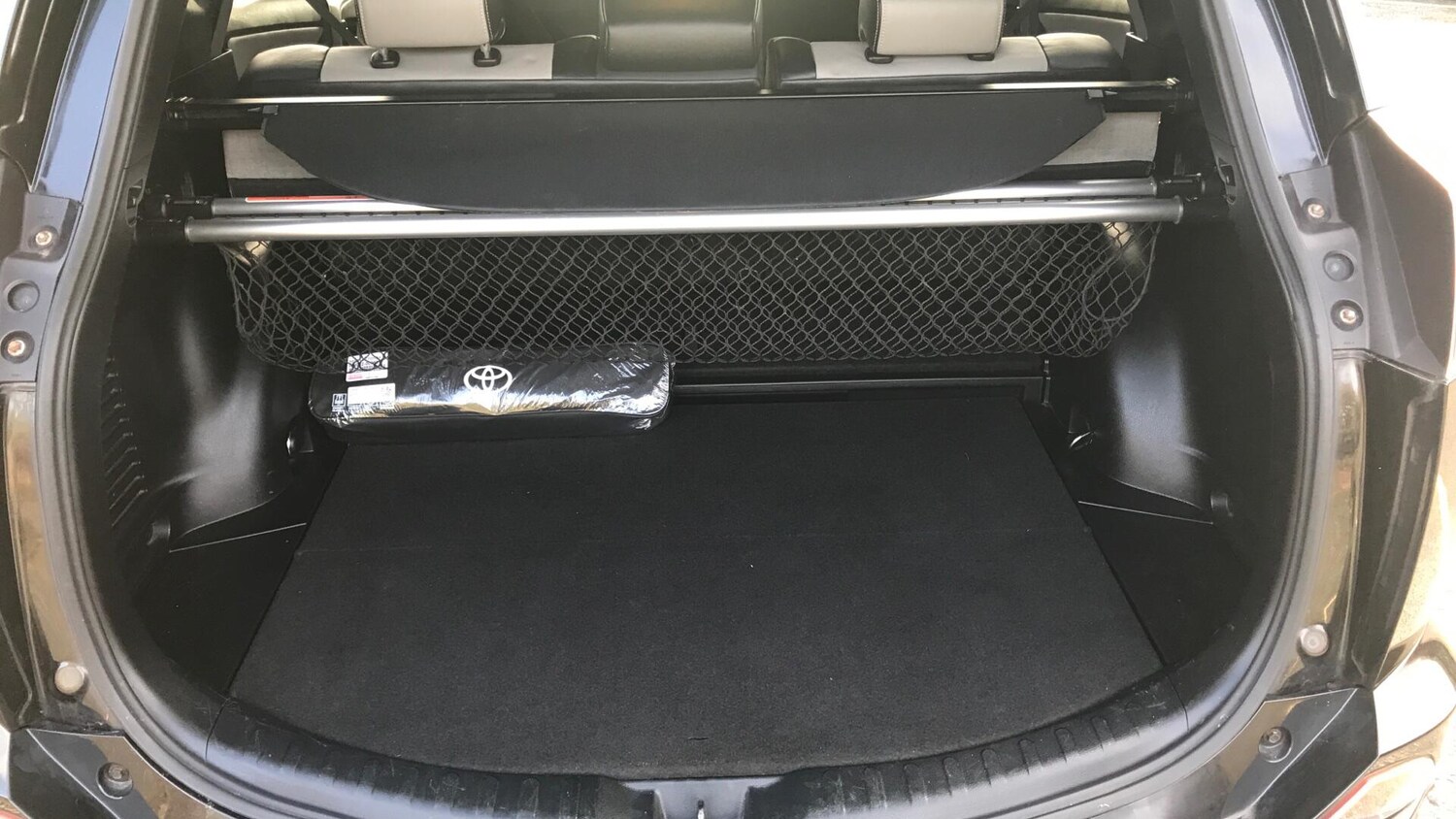 Used Toyota RAV4 2017 for sale - 77637609: Photo 14