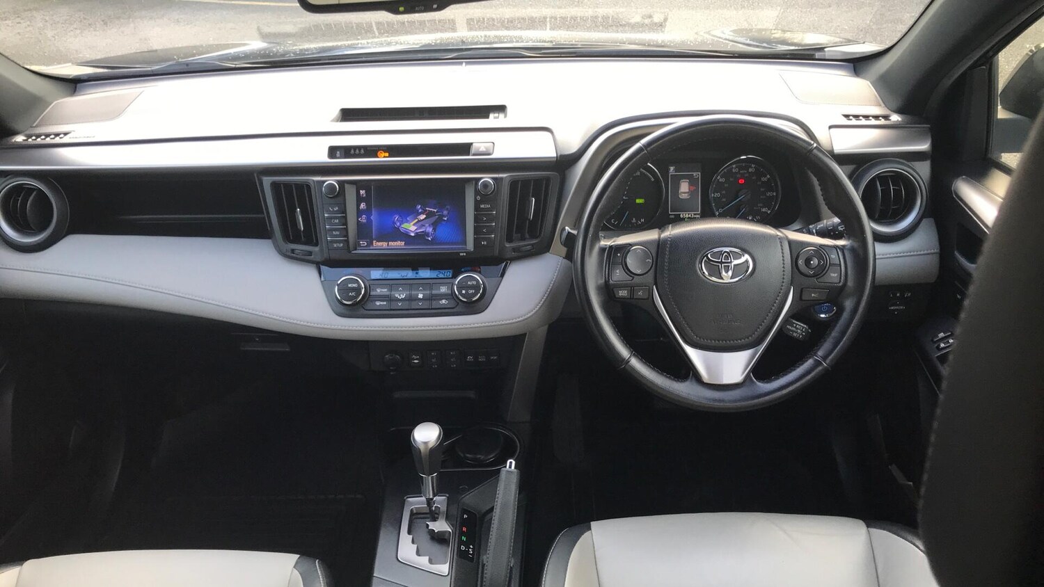 Used Toyota RAV4 2017 for sale - 77637609: Photo 5