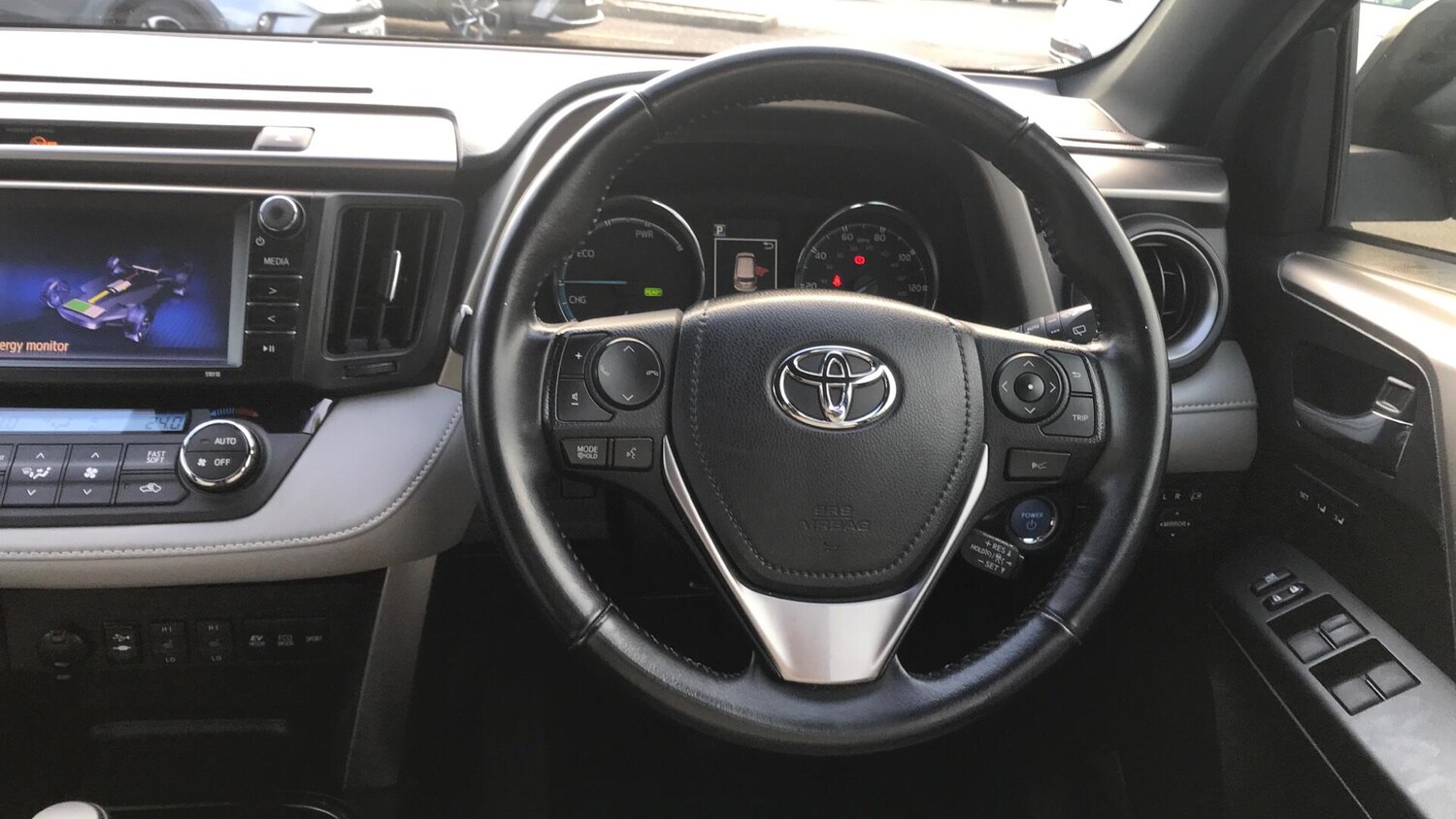 Used Toyota RAV4 2017 for sale - 77637609: Photo 6