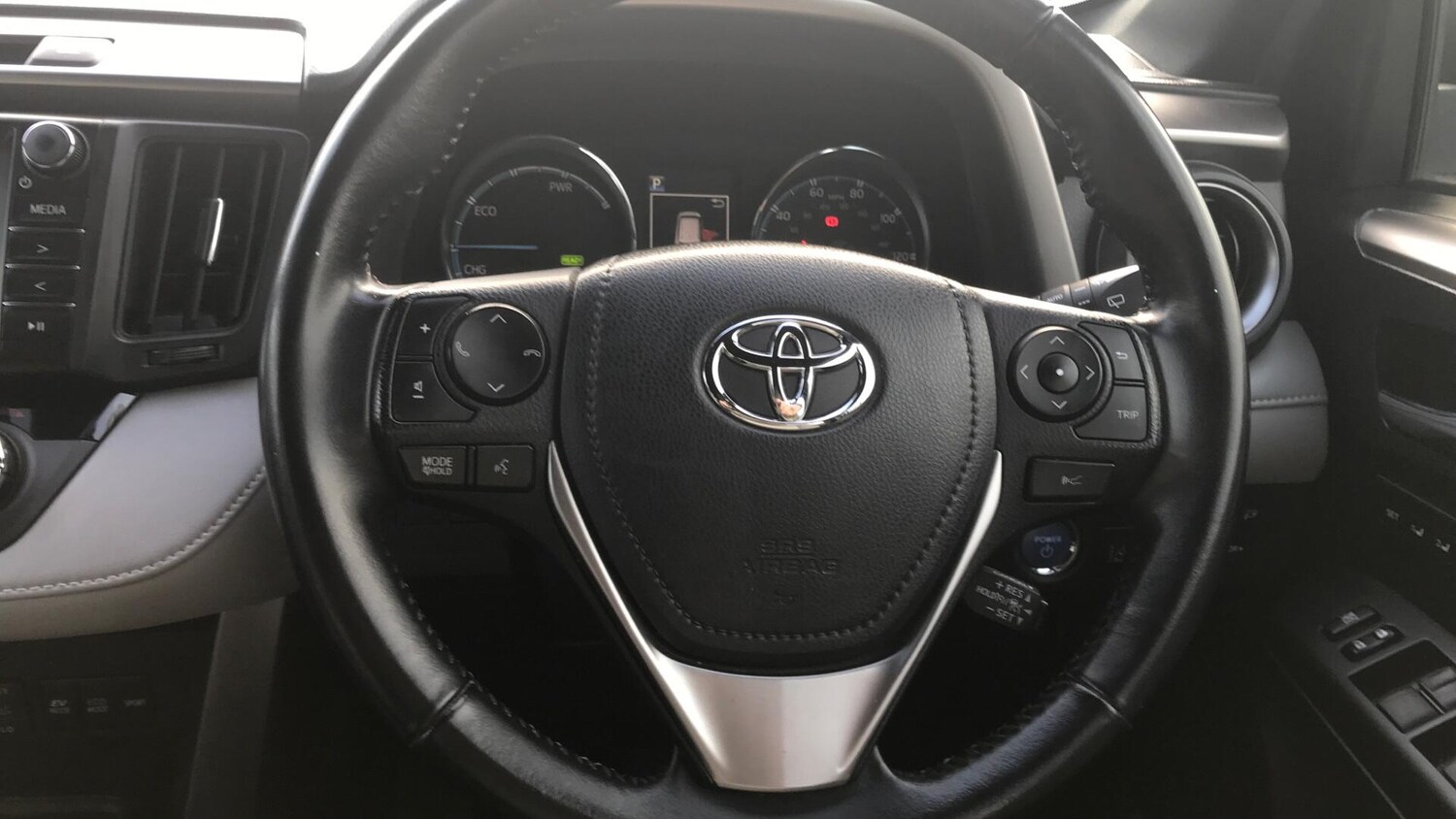 Used Toyota RAV4 2017 for sale - 77637609: Photo 8