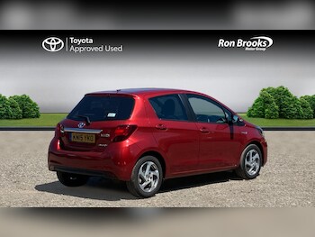 Used Toyota Yaris 2015 for sale - 78958528: Photo