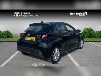 Used Toyota Yaris 2022 for sale - 79158217: Photo