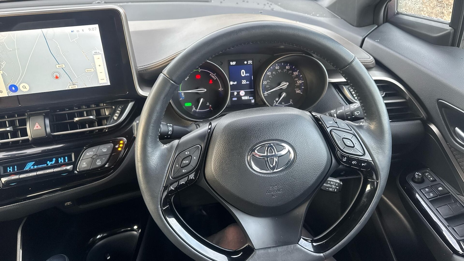 Used Toyota C-HR 2023 for sale - 76735037: Photo 6