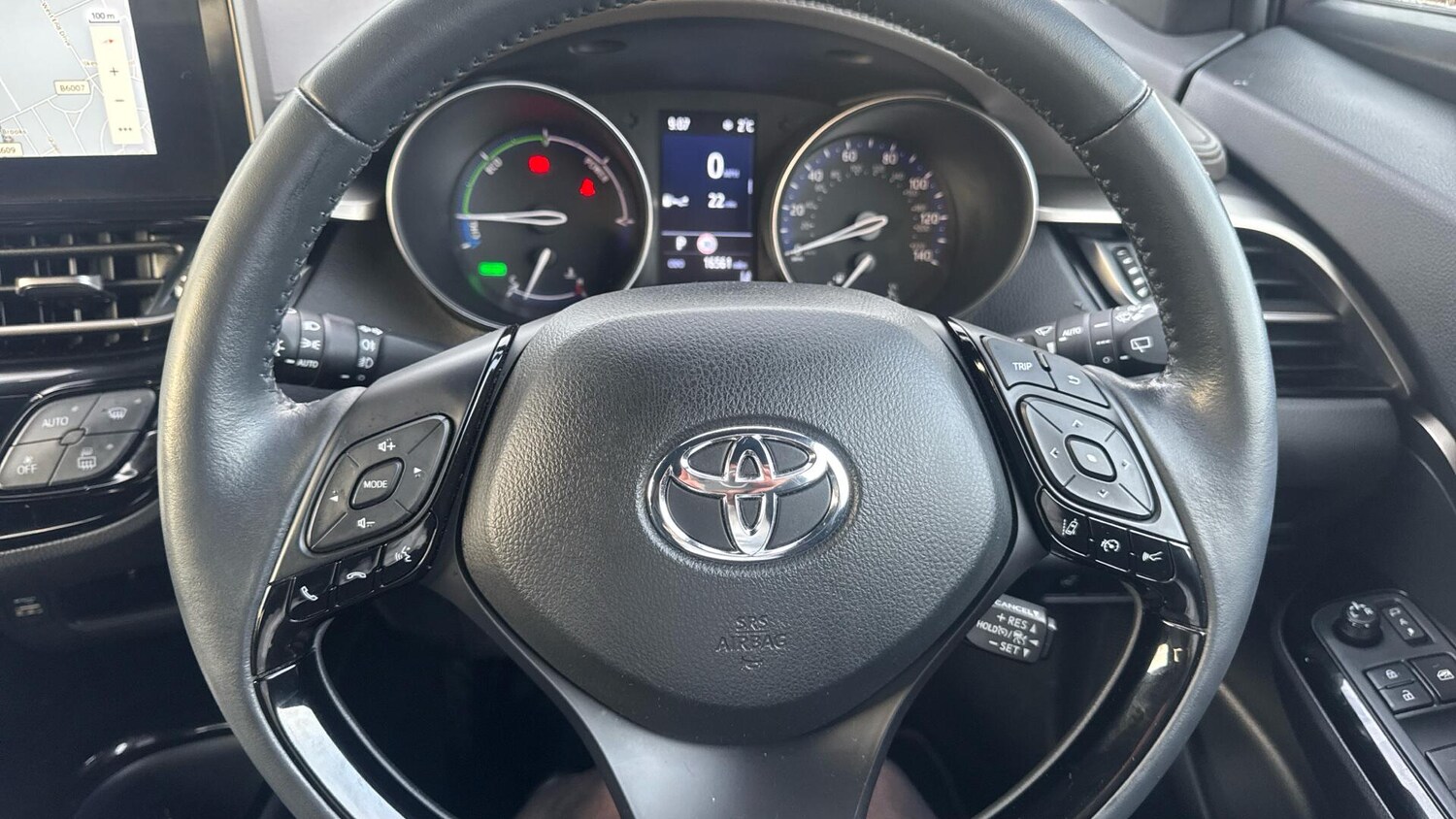 Used Toyota C-HR 2023 for sale - 76735037: Photo 8