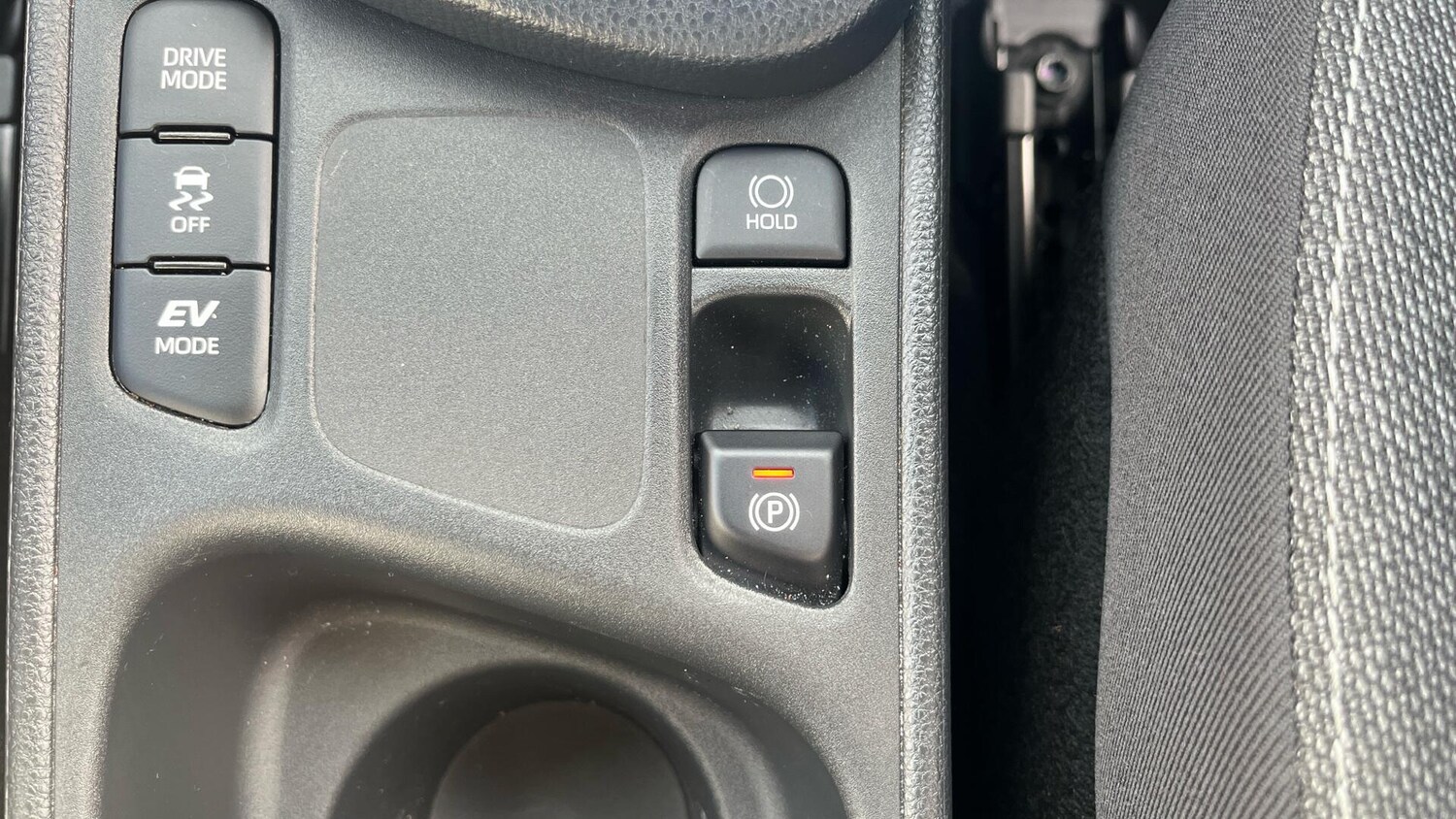 Used Toyota Yaris Cross 2024 for sale - 75940989: Photo 25