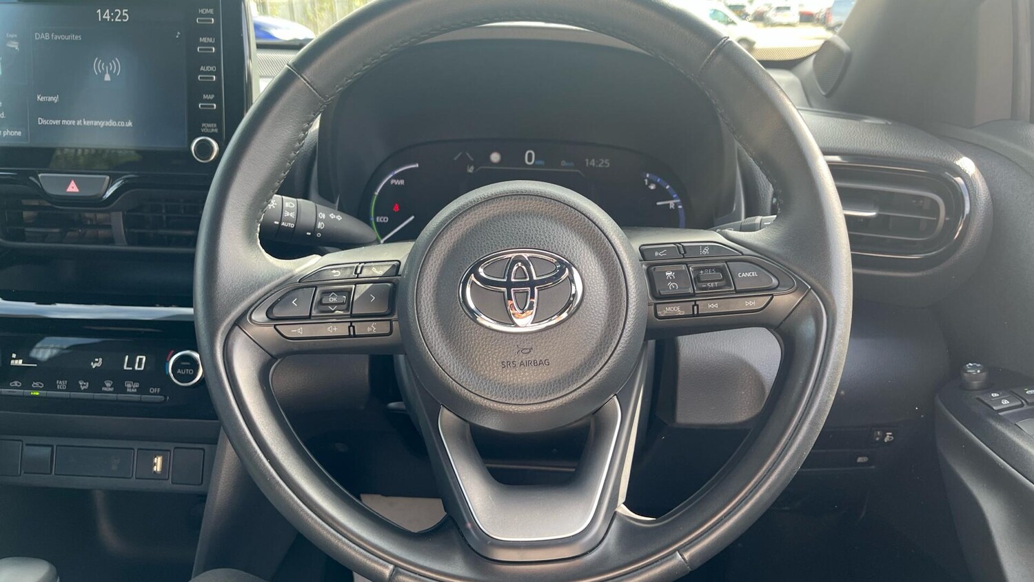 Used Toyota Yaris Cross 2024 for sale - 75940989: Photo 8