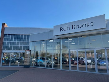 Used Toyota C-HR 2023 for sale - 78404603: Photo