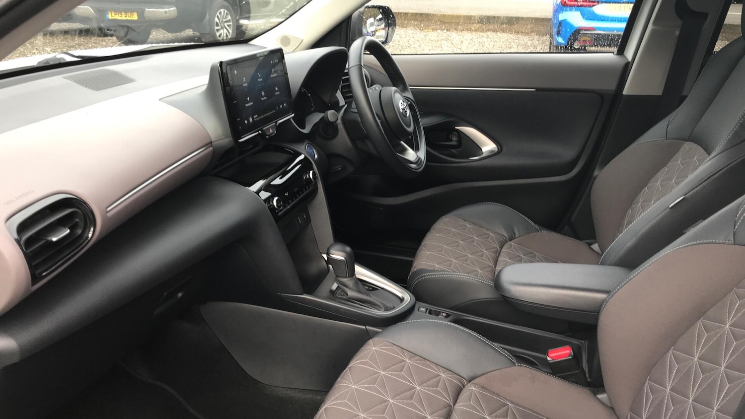 Used Toyota Yaris Cross 2022 for sale - 76472604: Photo 10