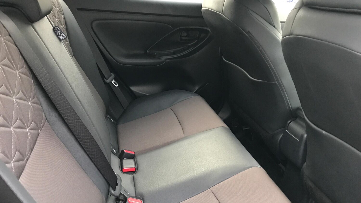 Used Toyota Yaris Cross 2022 for sale - 76472604: Photo 12