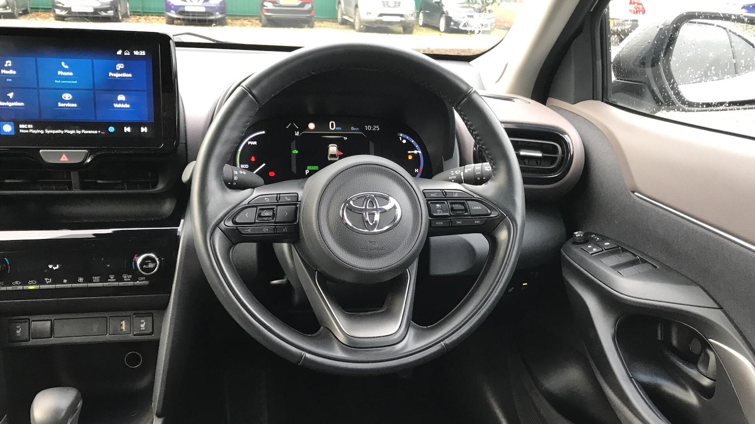 Used Toyota Yaris Cross 2022 for sale - 76472604: Photo 6