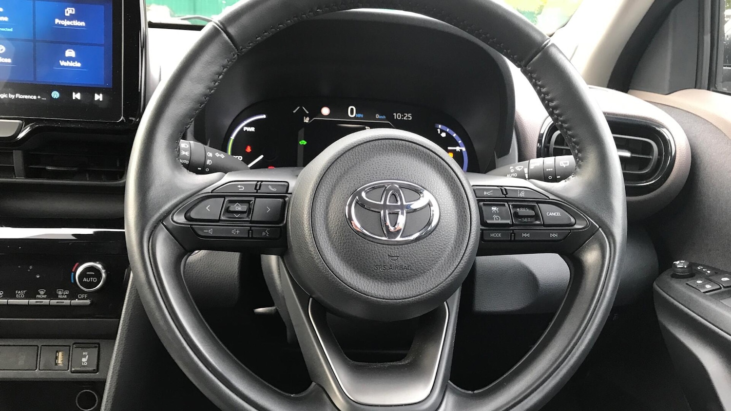 Used Toyota Yaris Cross 2022 for sale - 76472604: Photo 8
