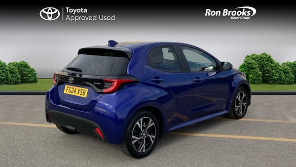 Used Toyota Yaris 2024 for sale - 76084271: Photo 2