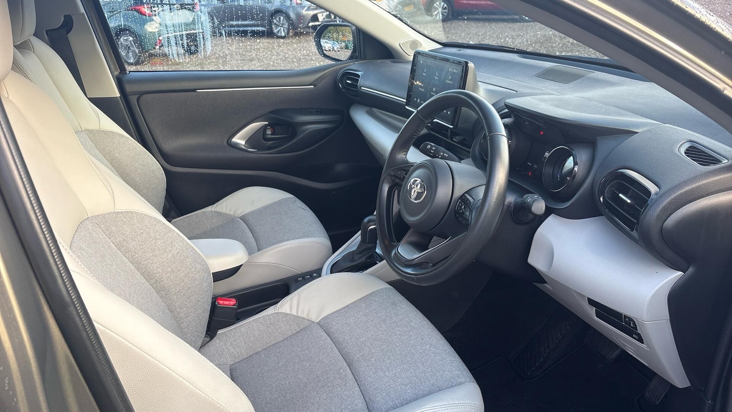 Used Toyota Yaris 2023 for sale - 76735254: Photo 11