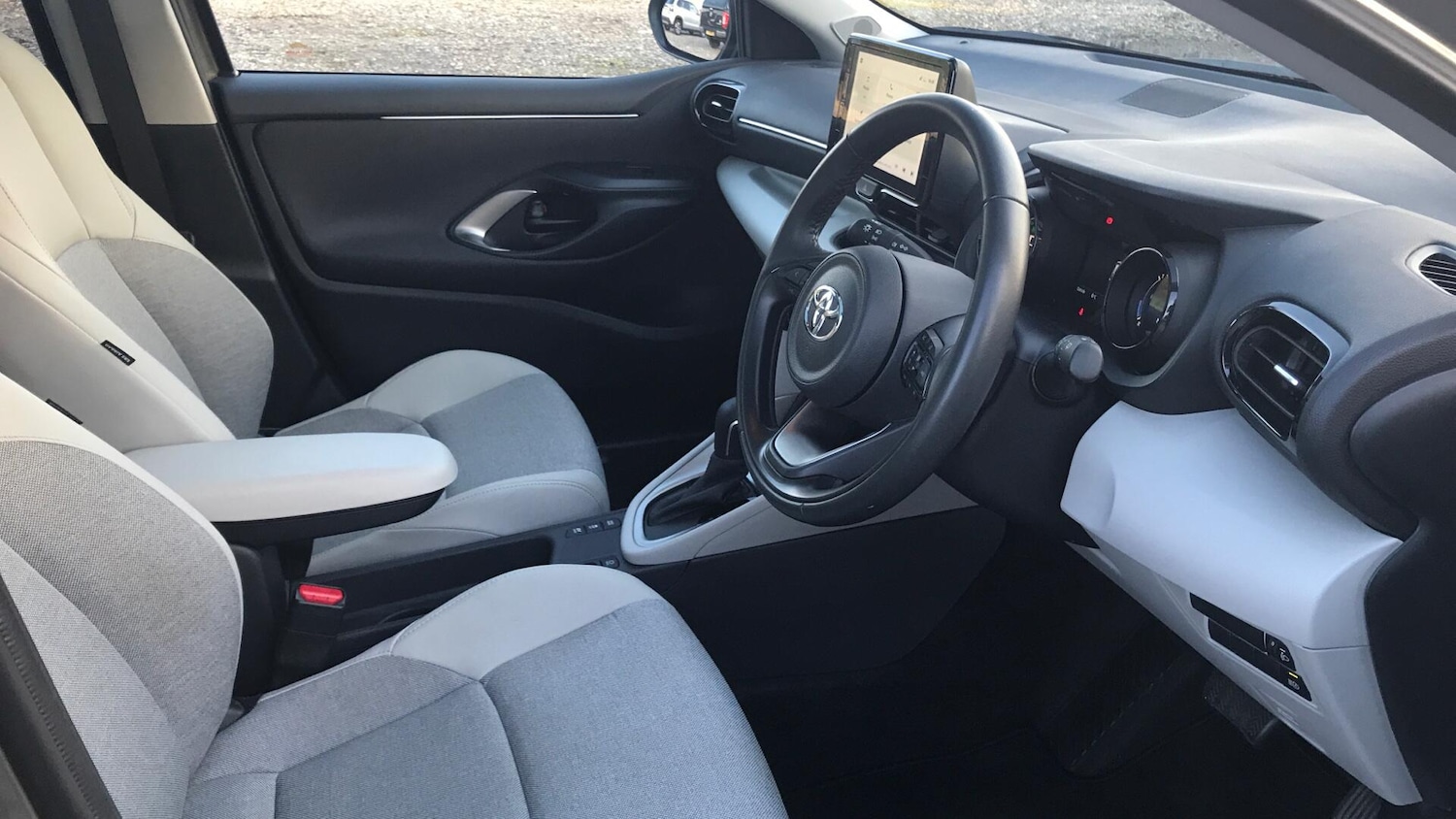 Used Toyota Yaris 2023 for sale - 76645334: Photo 11