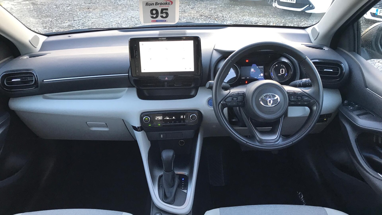 Used Toyota Yaris 2023 for sale - 76645334: Photo 5