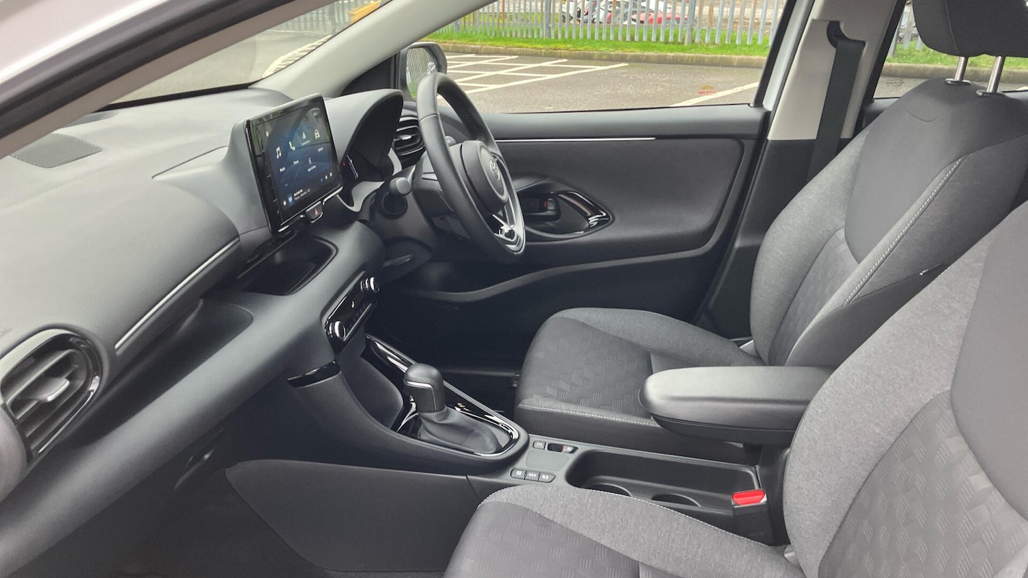 Used Toyota Yaris 2024 for sale - 77412390: Photo 10