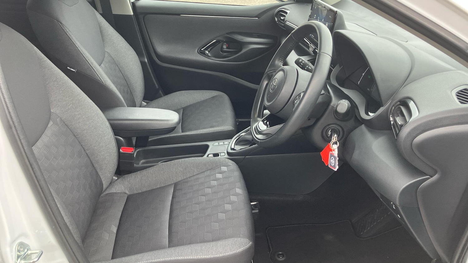 Used Toyota Yaris 2024 for sale - 77412390: Photo 11