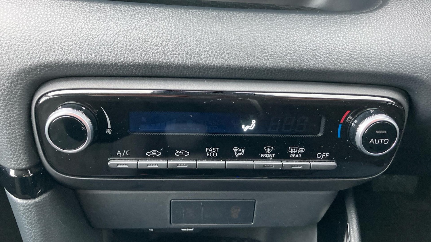 Used Toyota Yaris 2024 for sale - 77412390: Photo 24