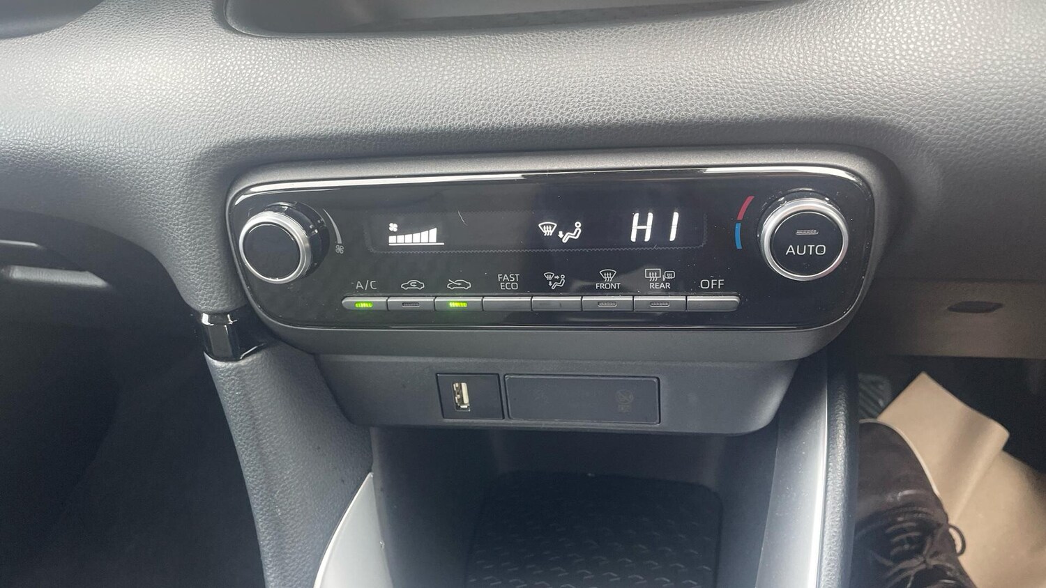 Used Toyota Yaris 2022 for sale - 77254528: Photo 24