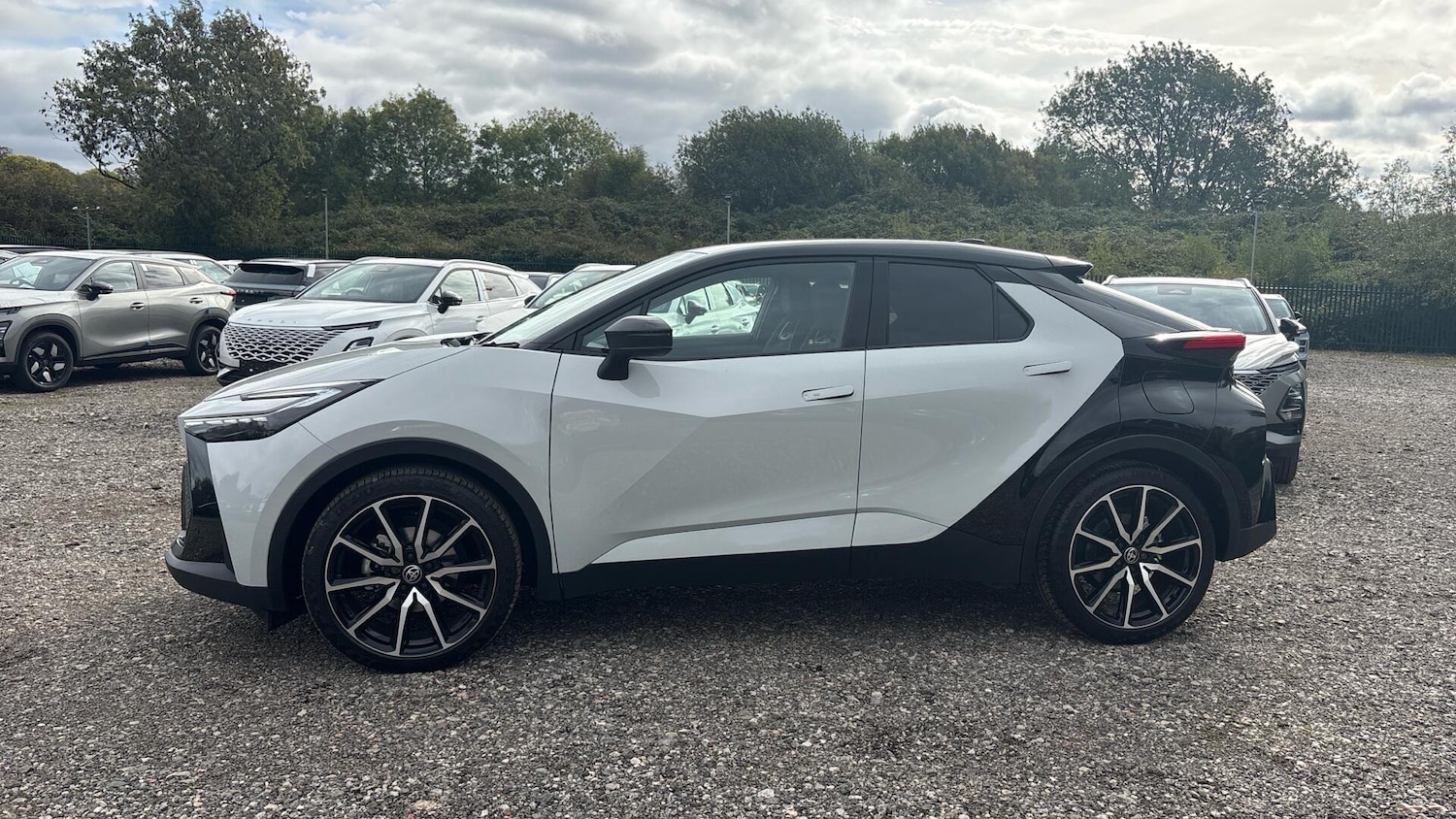 Used Toyota C-HR 2024 for sale - 76179687: Photo 17