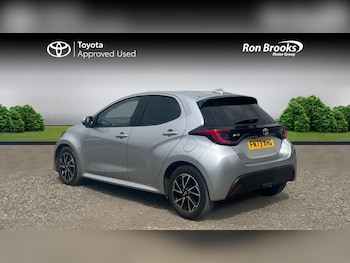 Used Toyota Yaris 2023 for sale - 79049737: Photo