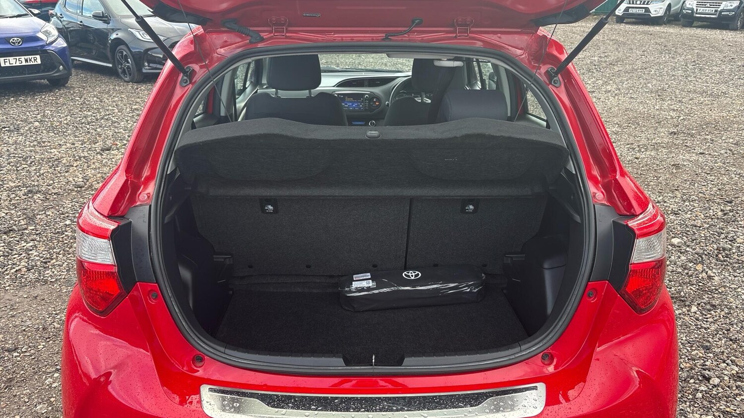 Used Toyota Yaris 2019 for sale - 76318074: Photo 14