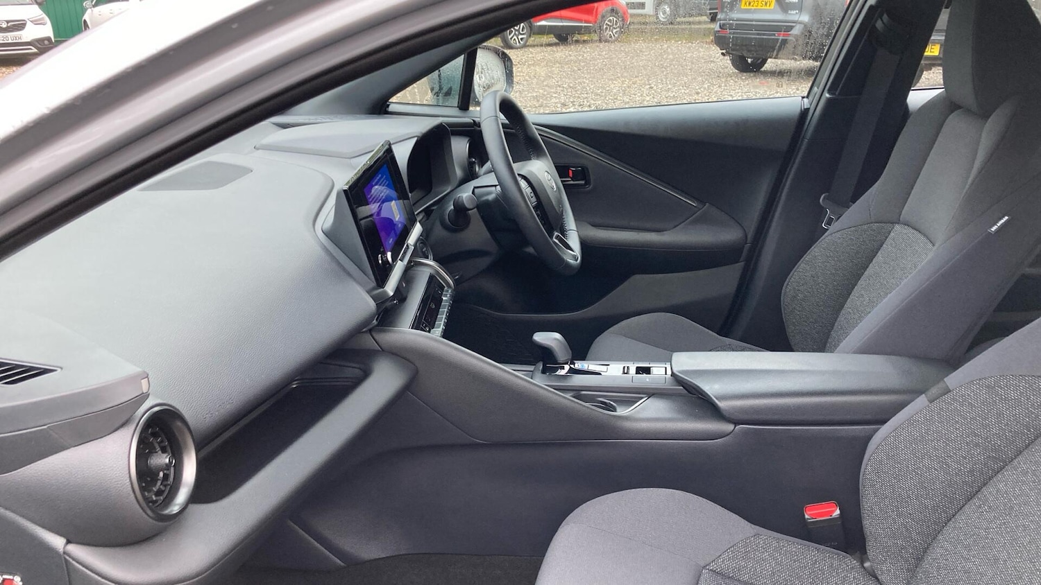 Used Toyota C-HR 2024 for sale - 76781547: Photo 10