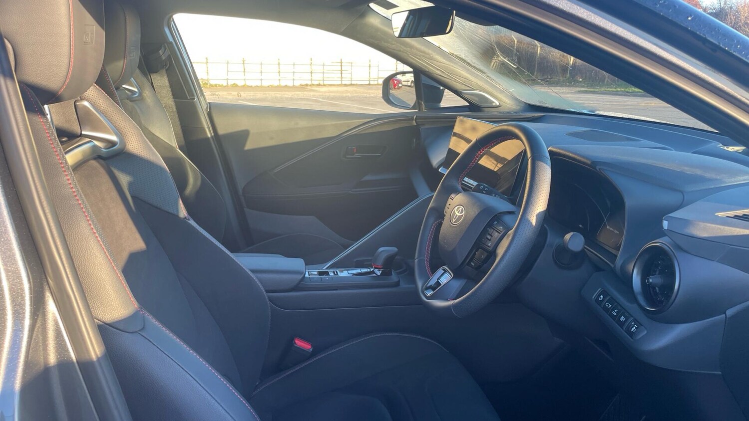 Used Toyota C-HR 2024 for sale - 76786912: Photo 11