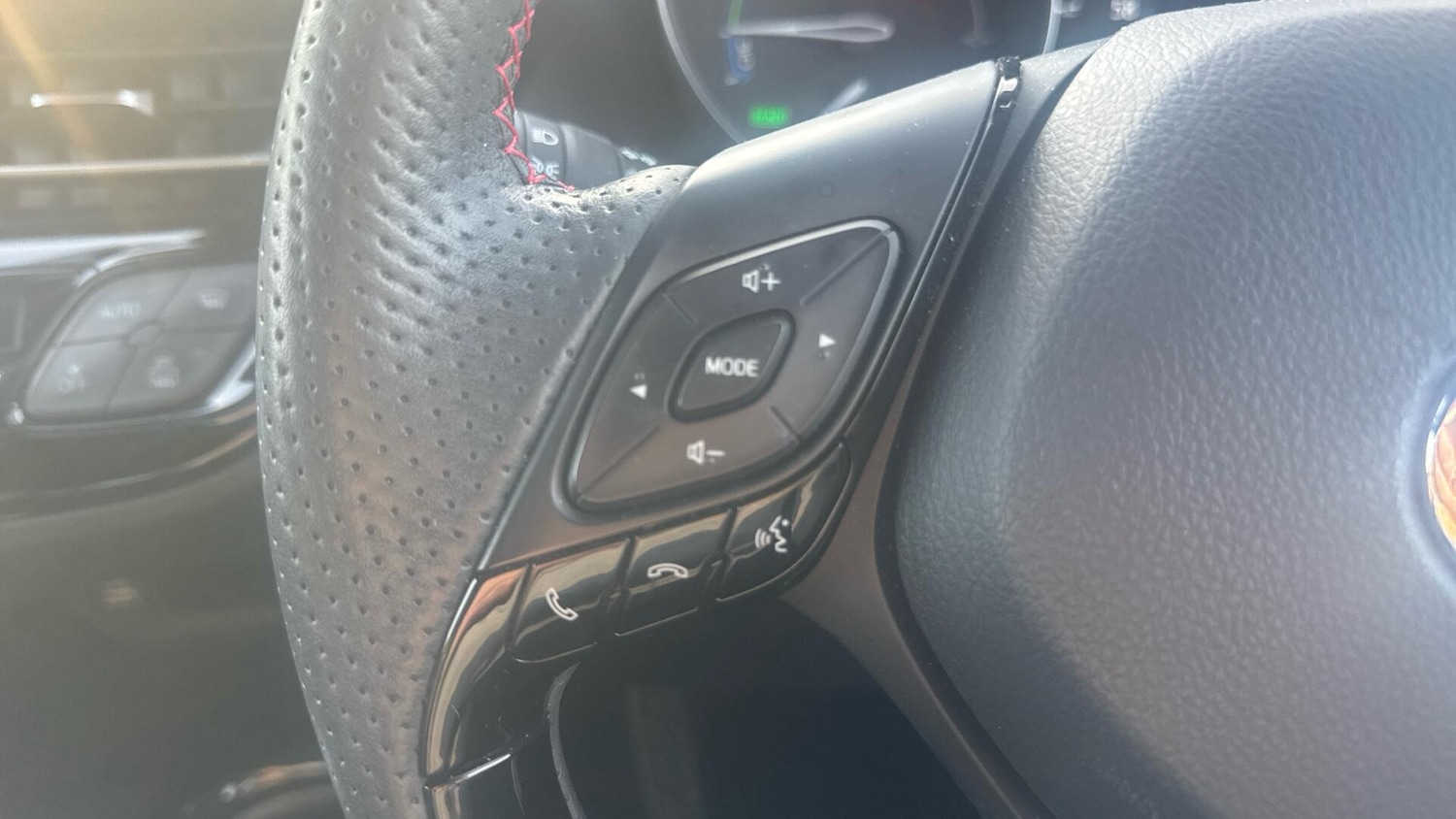 Used Toyota C-HR 2023 for sale - 76179699: Photo 25