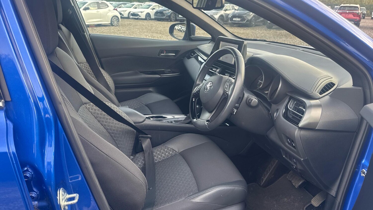 Used Toyota C-HR 2022 for sale - 76633315: Photo 11