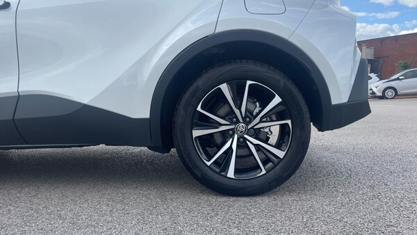 Used Toyota C-HR 2025 for sale - 75600847: Photo 18