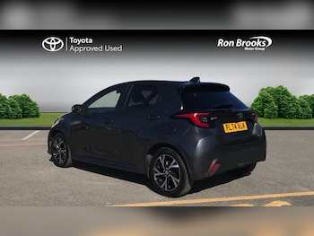 Used Toyota Yaris 2024 for sale - 77637393: Photo