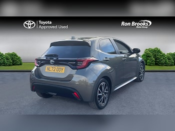 Used Toyota Yaris 2022 for sale - 76085040: Photo 2