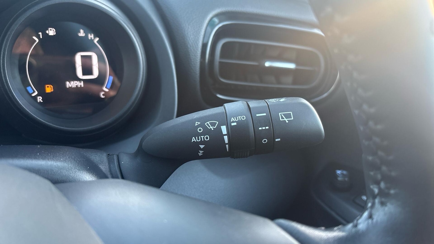 Used Toyota Yaris 2022 for sale - 76645178: Photo 22