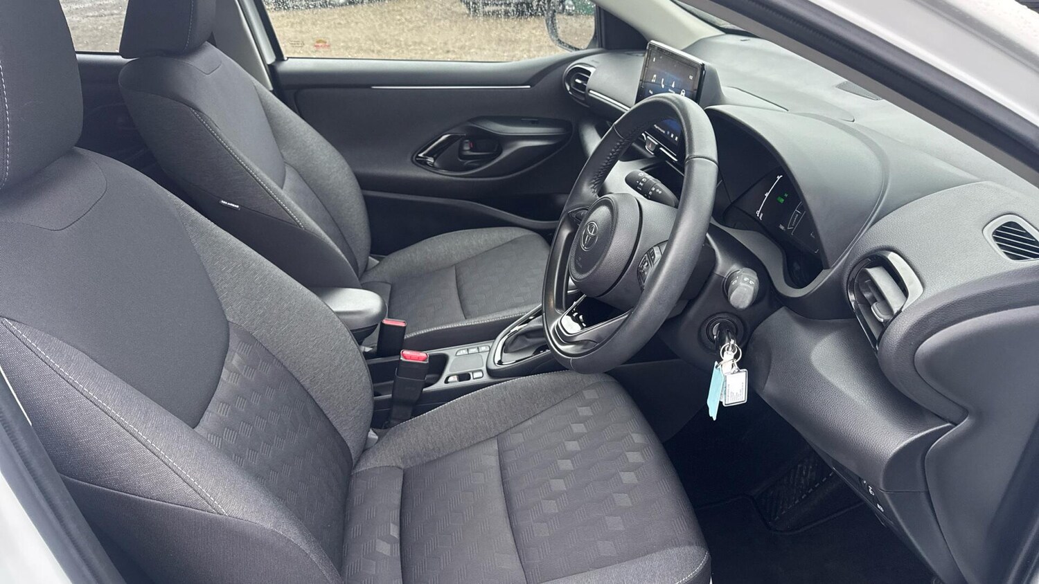 Used Toyota Yaris 2024 for sale - 77305978: Photo 11