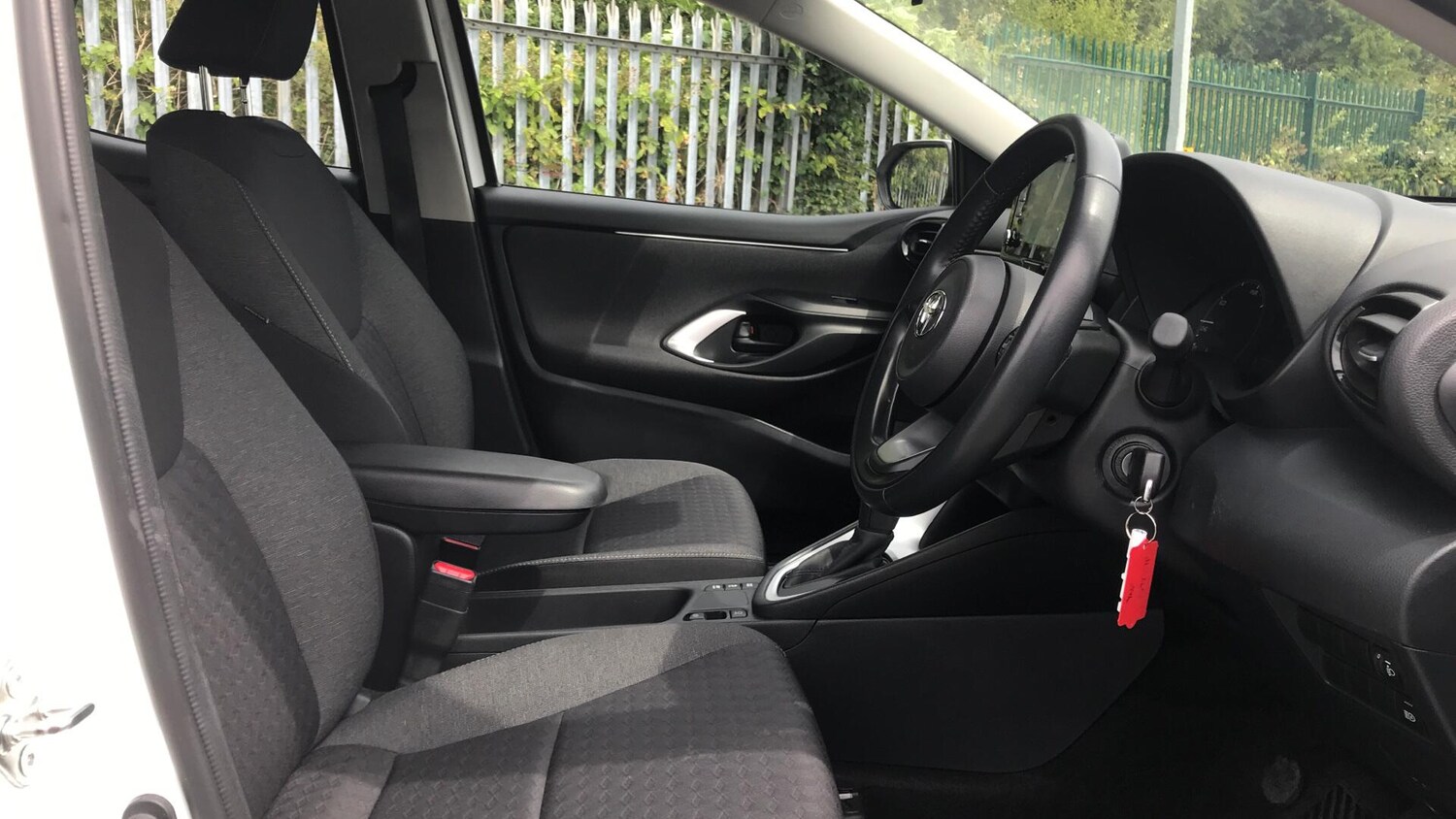 Used Toyota Yaris 2022 for sale - 76765832: Photo 11