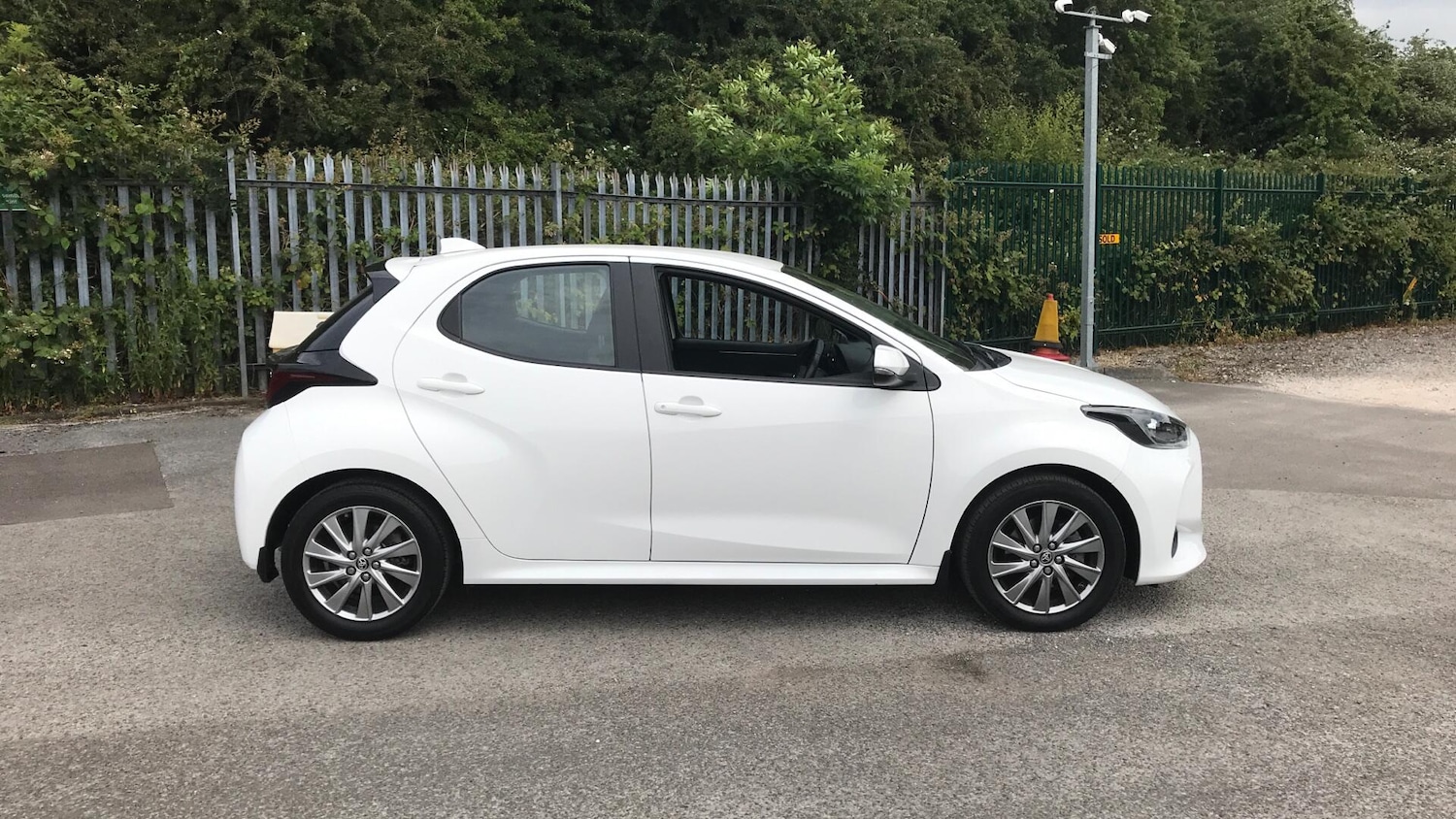 Used Toyota Yaris 2022 for sale - 76765832: Photo 16