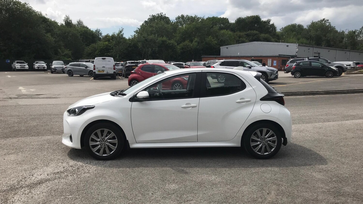 Used Toyota Yaris 2022 for sale - 76765832: Photo 17