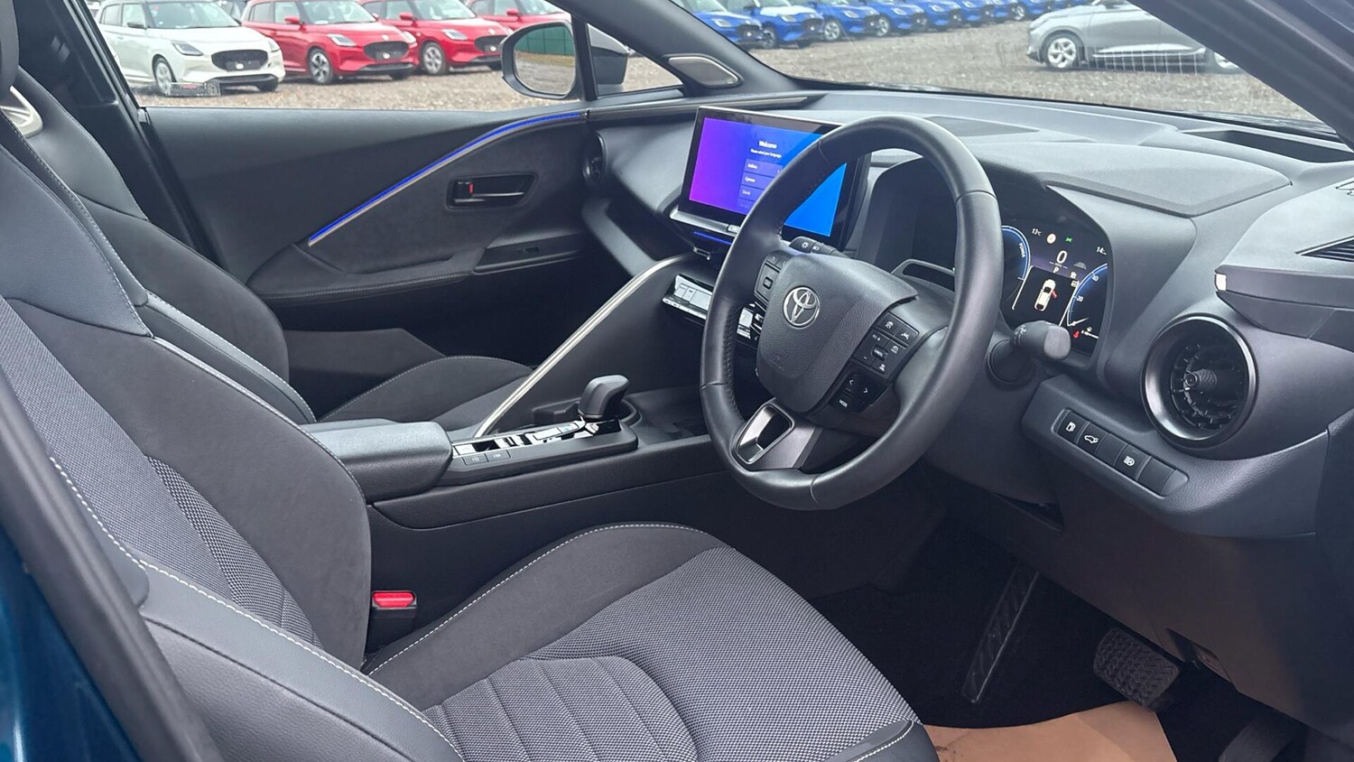 Used Toyota C-HR 2025 for sale - 77254540: Photo 11