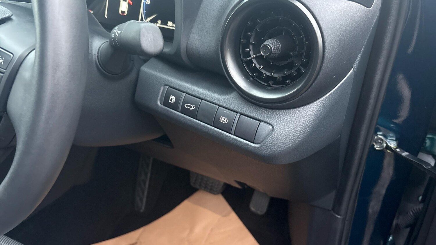 Used Toyota C-HR 2025 for sale - 77254540: Photo 24