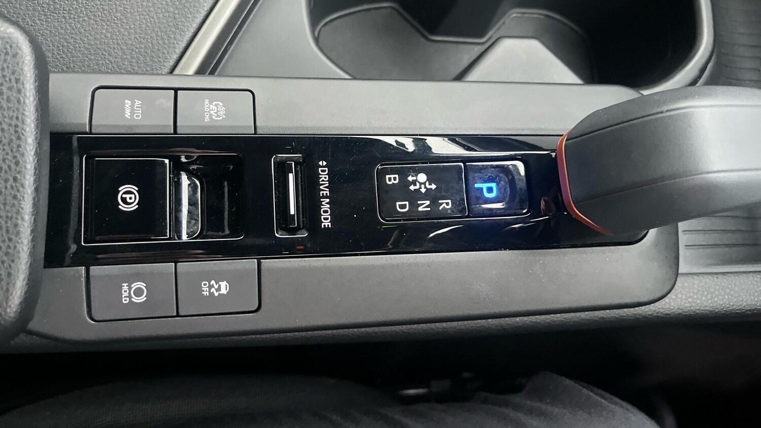 Used Toyota C-HR 2024 for sale - 76781601: Photo 25